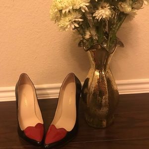 Black pumps with hearts ❤️